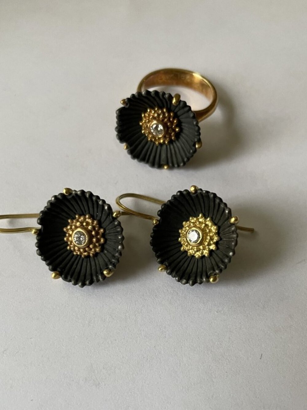 SARAH GRAHAM Flowering Coral Design DIAMOND 18 KARAT Gold EARRINGS Medium Pair.